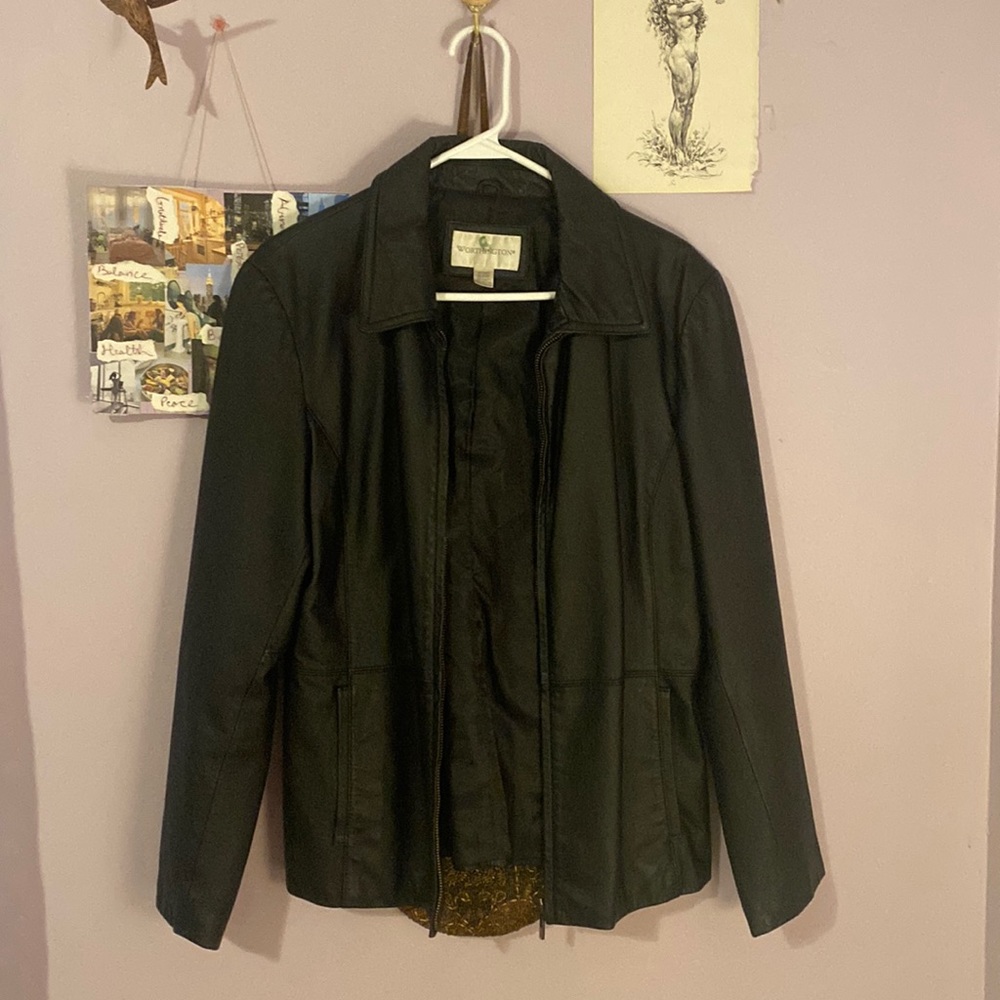 Oversized black pleather jacket with zipper and pockets